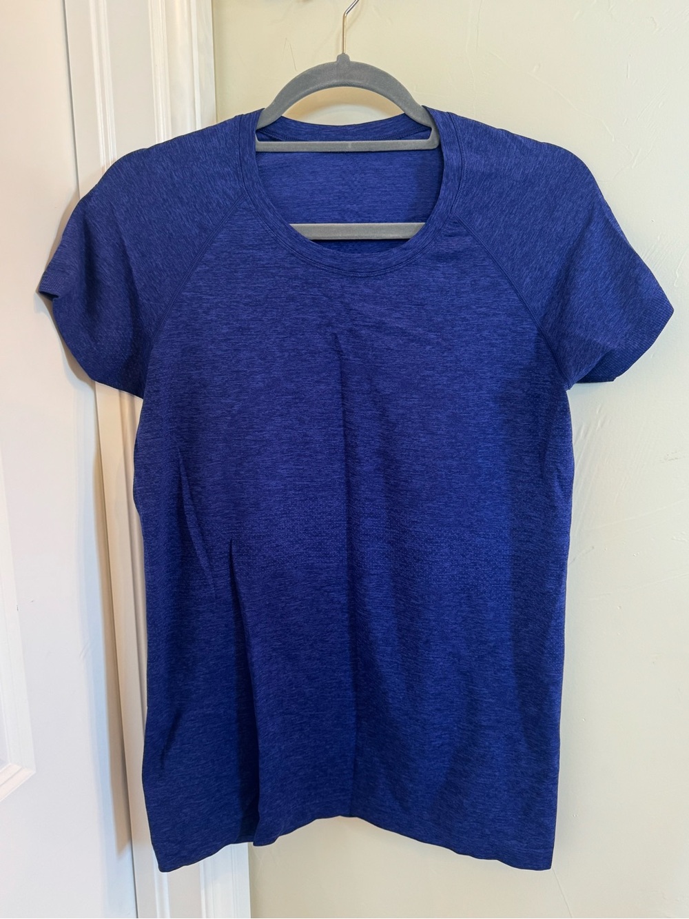 lululemon athletica Heathered Deep Blue Short Sleeve Crew